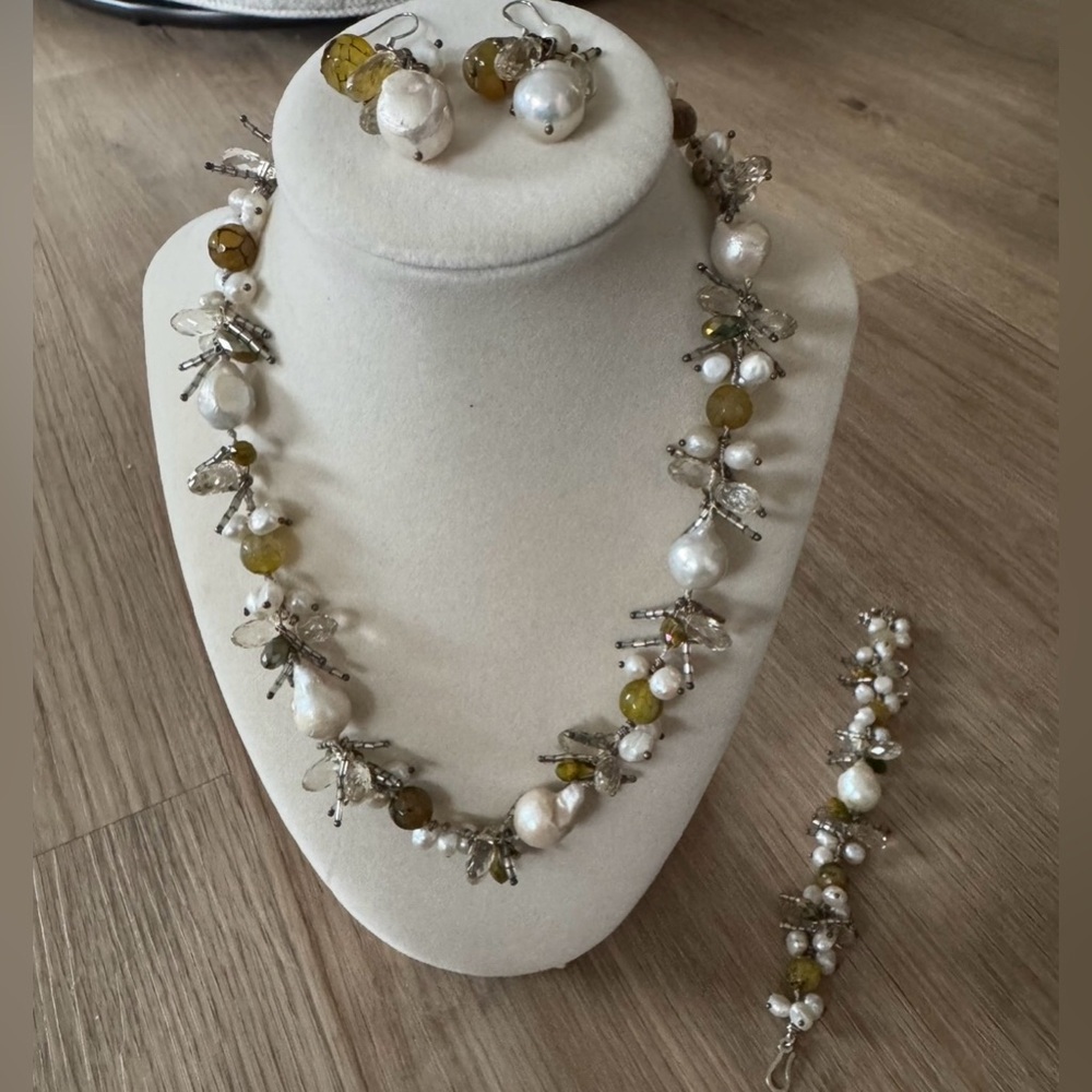 Pearl and Olive Bead Statement Necklace Set